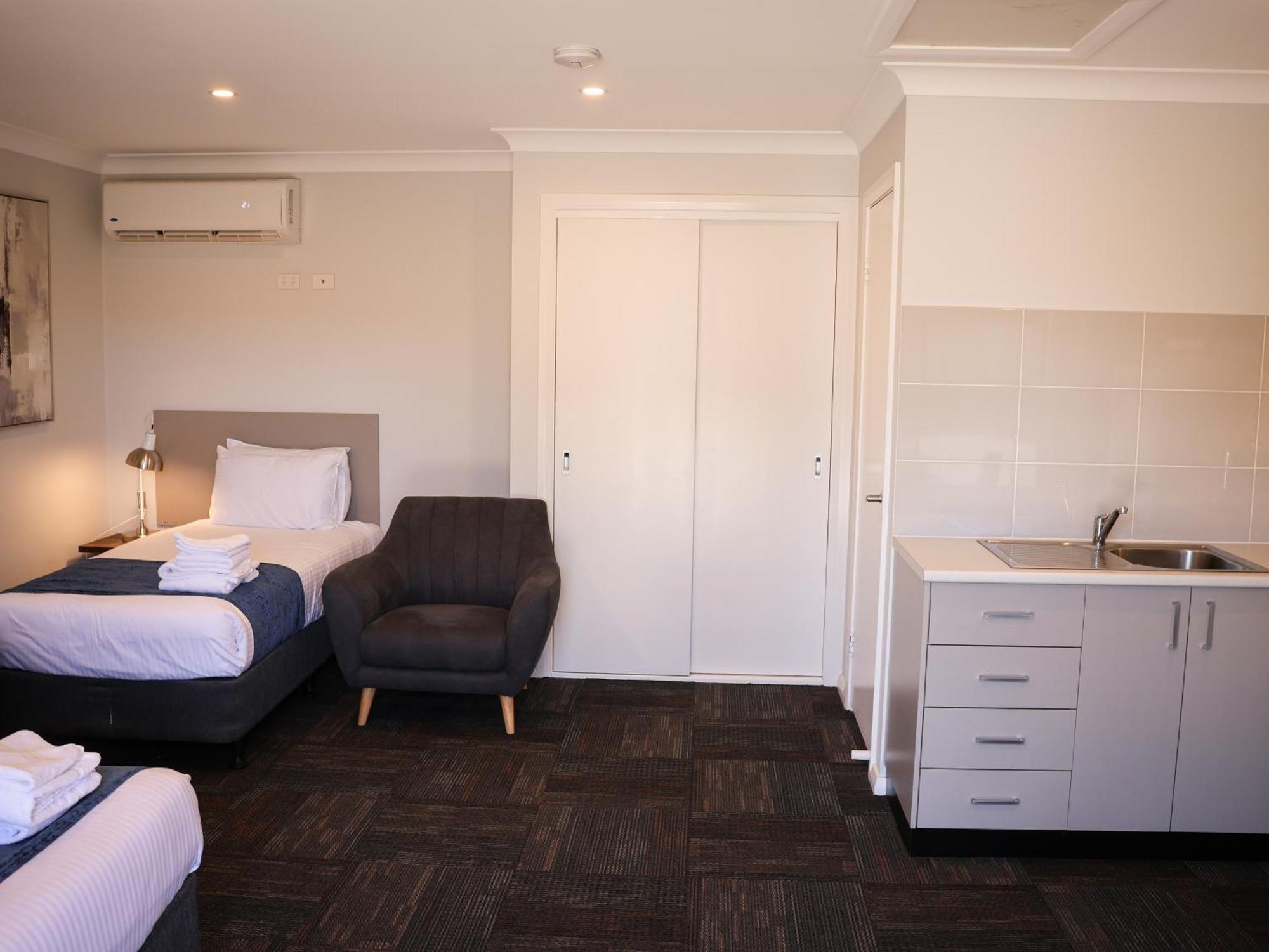 Eastend Studio Apartments ダボ エクステリア 写真