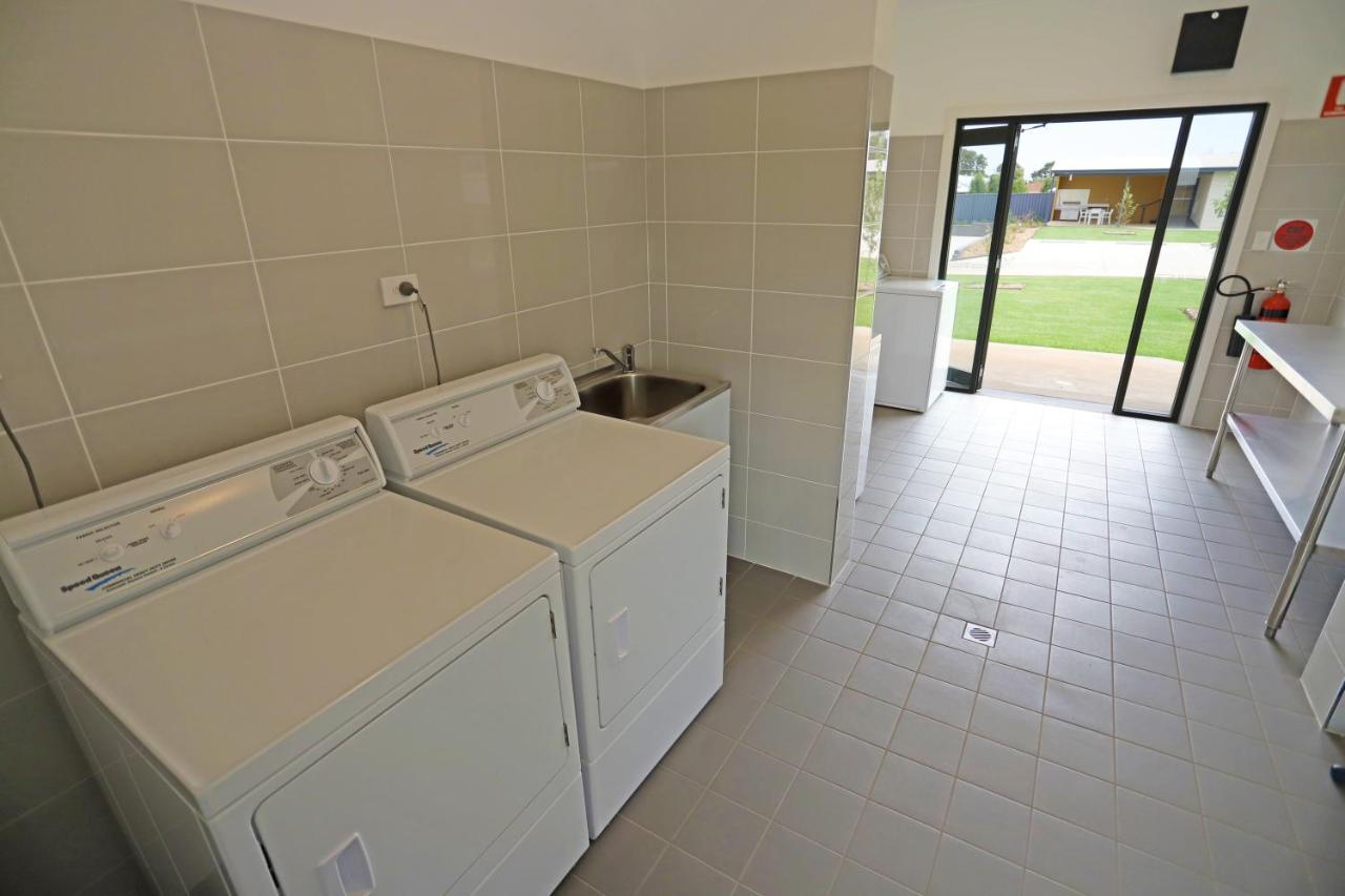 Eastend Studio Apartments ダボ エクステリア 写真