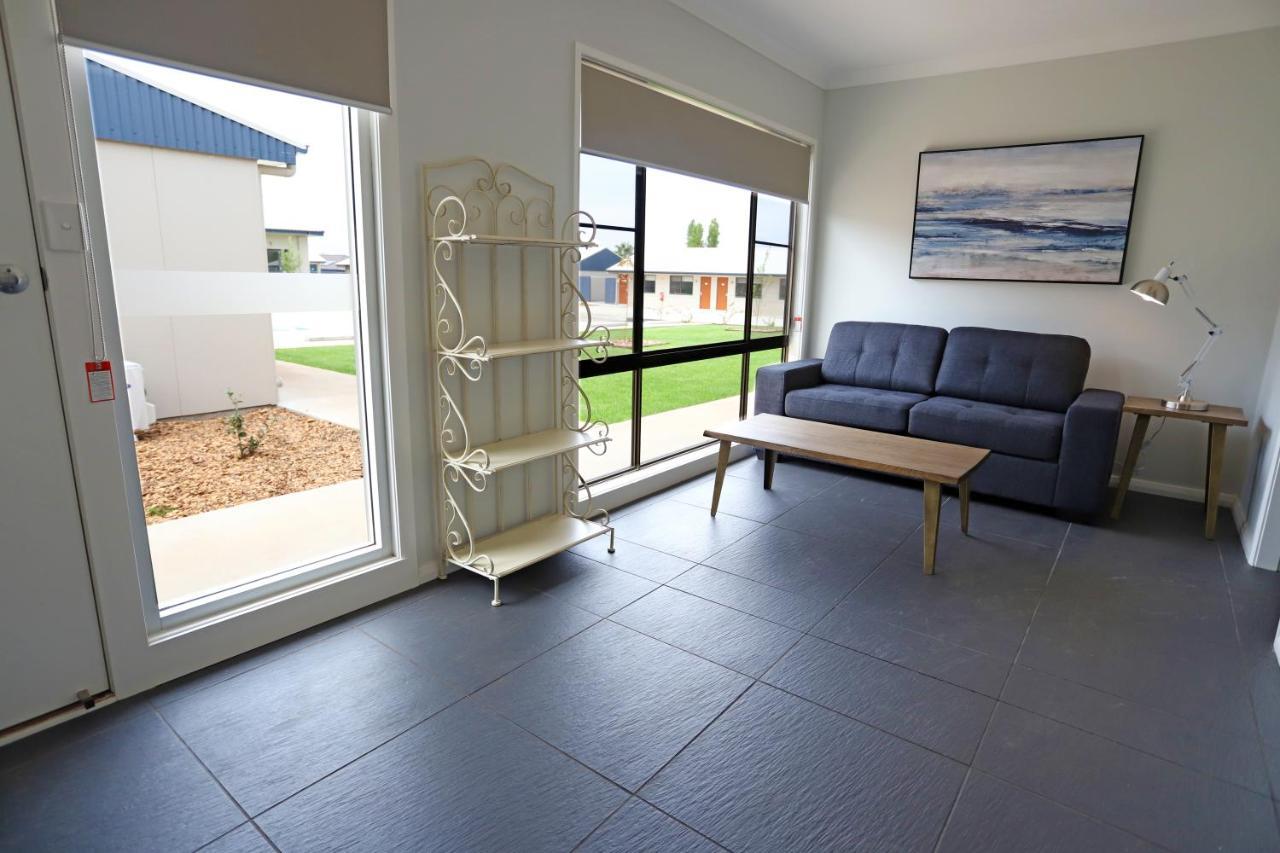 Eastend Studio Apartments ダボ エクステリア 写真